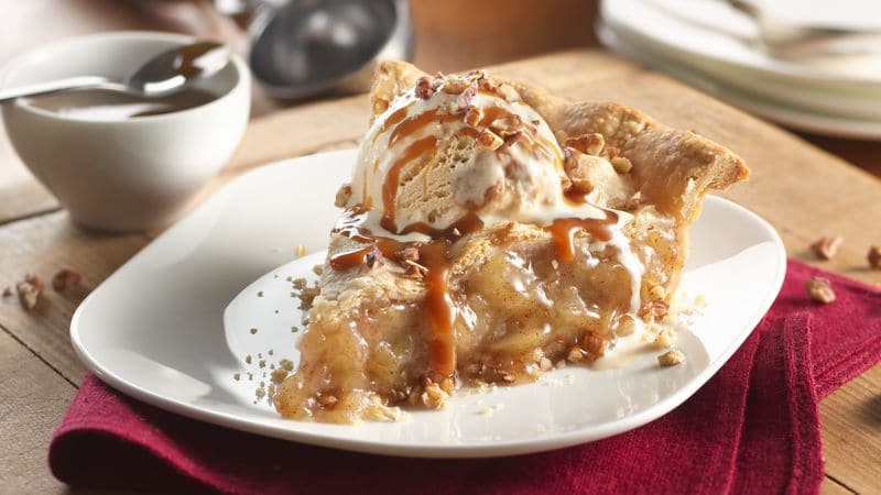 Caramel Apple Pie With Pecans