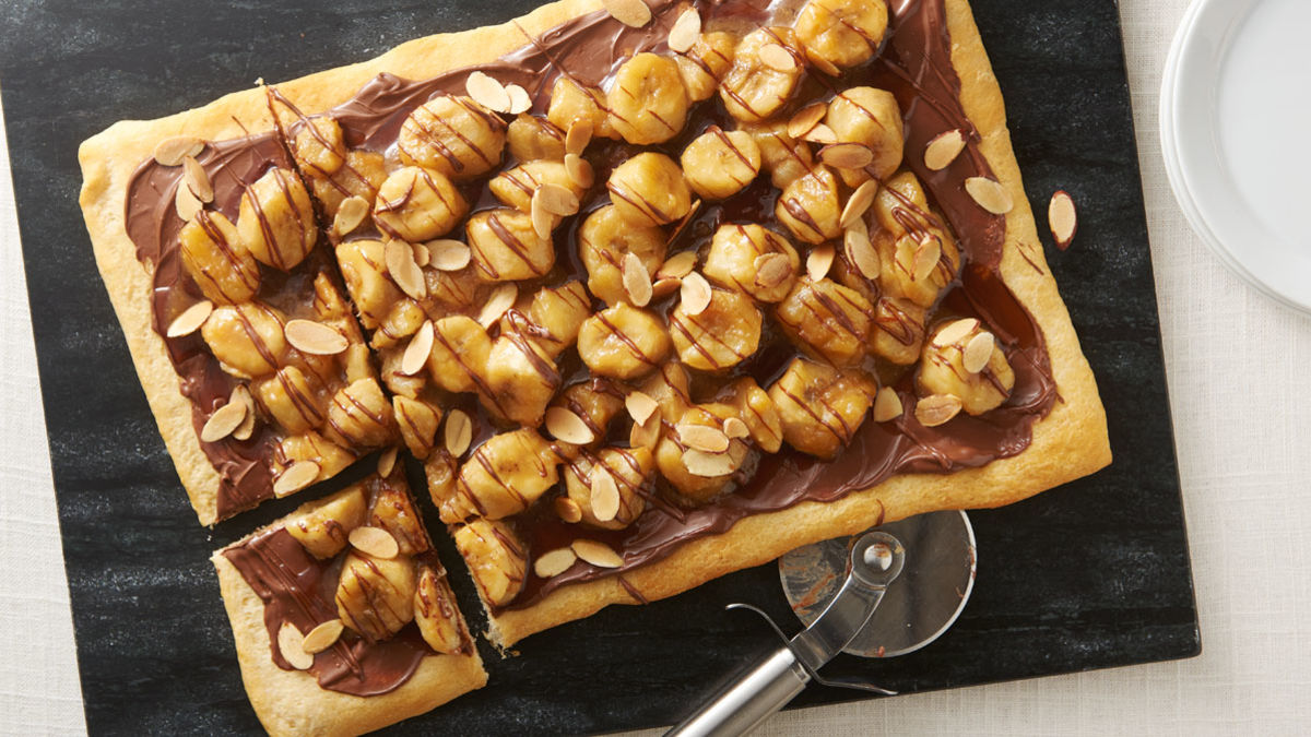 Caramelized Banana Nutella® Pizza
